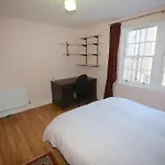 Potterrow - Edinburgh City Apartment